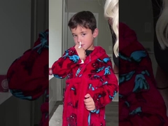 El aerosol nasal de solución salina Cleanote es suave y seguro, la menta se siente bien